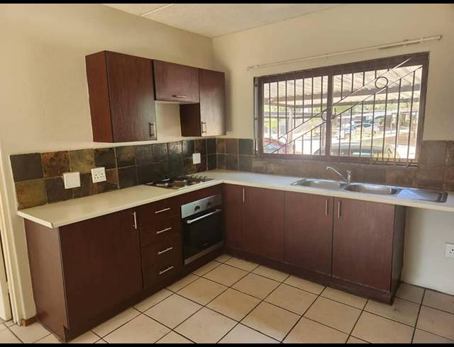 2 BEDROOM TOWNHOUSE FOR SALE IN HONEYDEW